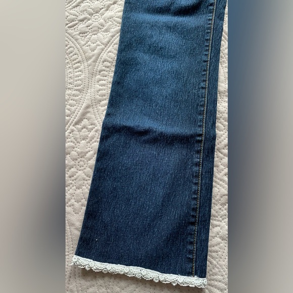 DG2 Strait Leg Size 2 Mid Rise Jeans With Lace Bottom Detail - Picture 4 of 12